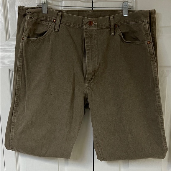Wrangler Men's Tan Casual Shorts - Picture 1 of 4